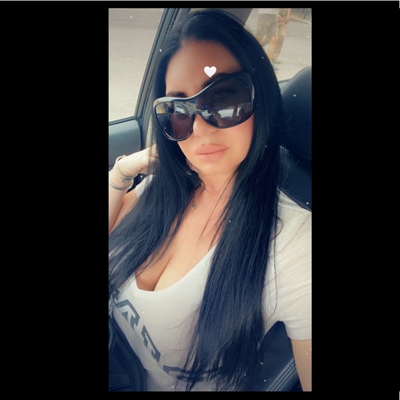 Meet your Posher, Sabrina - Picture 9 of 11